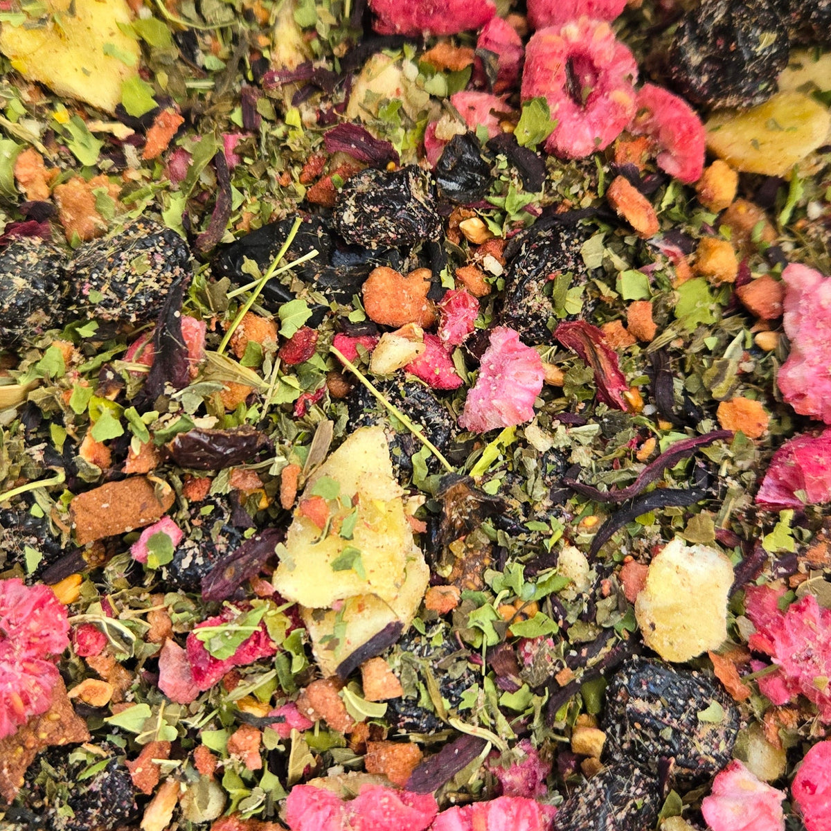 Banana Berry Bliss Tea | Meadow View Farmstead