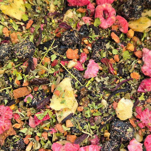 Banana Berry Bliss Tea | Meadow View Farmstead
